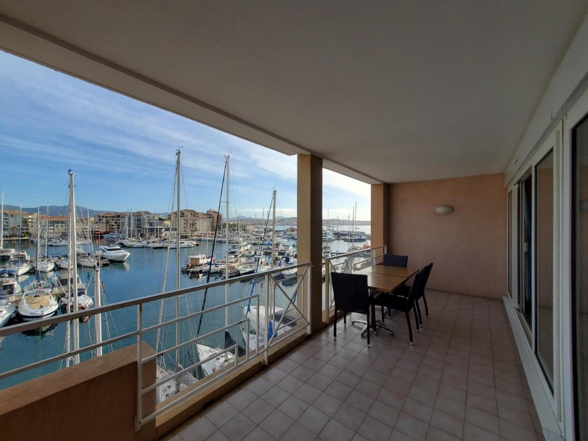 CAP HERMES Vue PORT T2 40m2 climatise 4 personnes Fréjus Extérieur photo