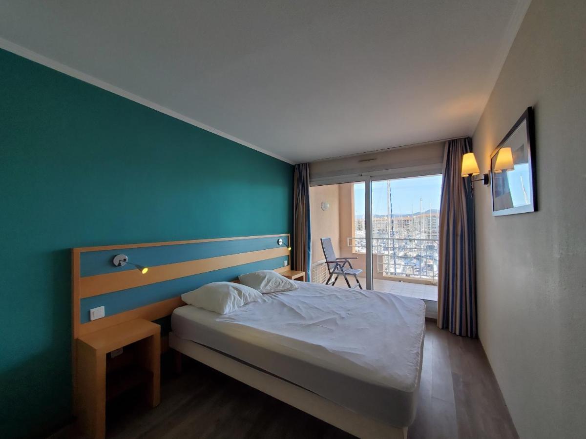 CAP HERMES Vue PORT T2 40m2 climatise 4 personnes Fréjus Extérieur photo