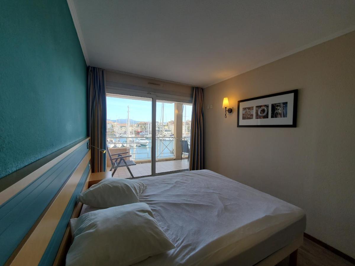 CAP HERMES Vue PORT T2 40m2 climatise 4 personnes Fréjus Extérieur photo