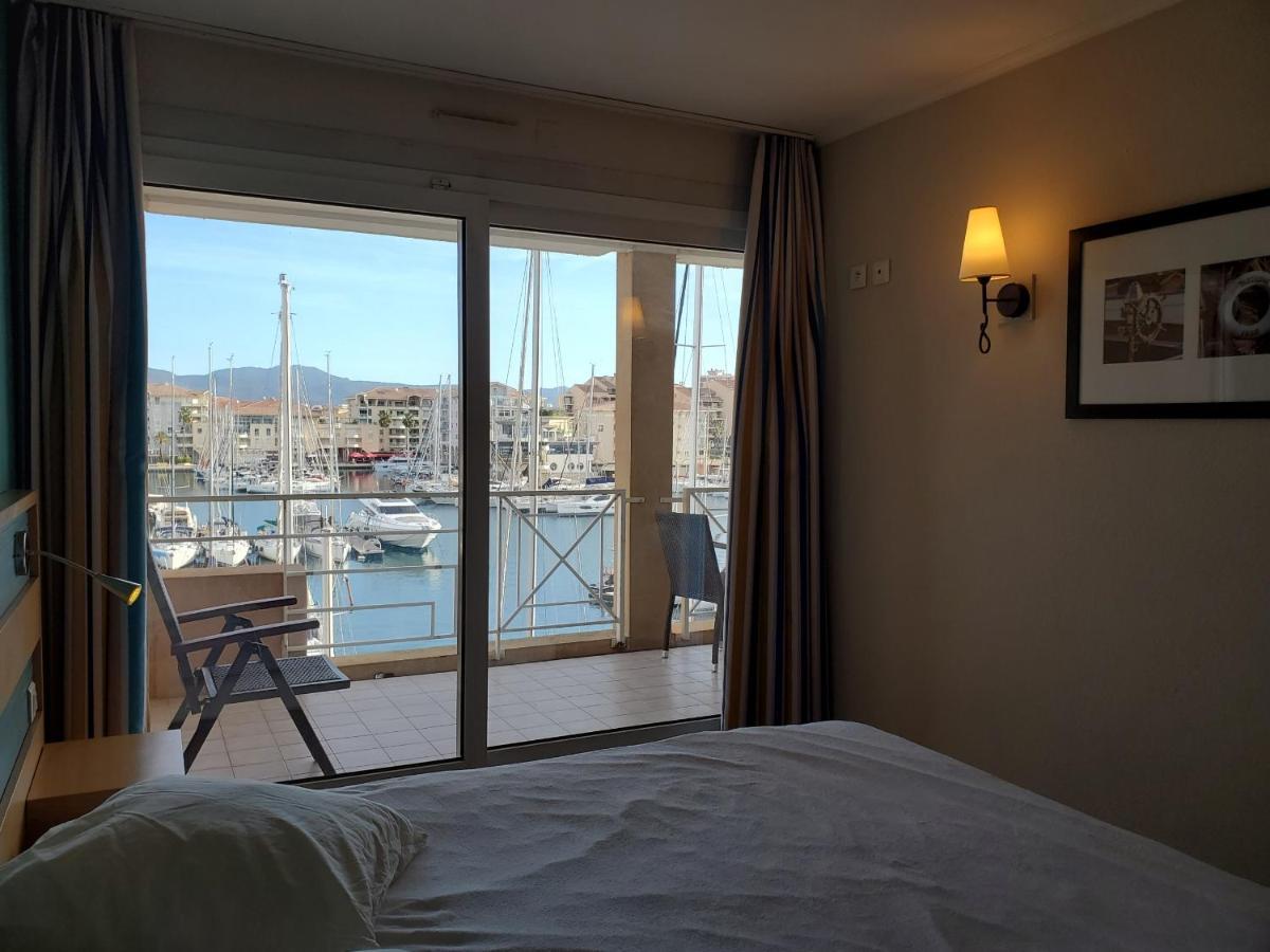 CAP HERMES Vue PORT T2 40m2 climatise 4 personnes Fréjus Extérieur photo